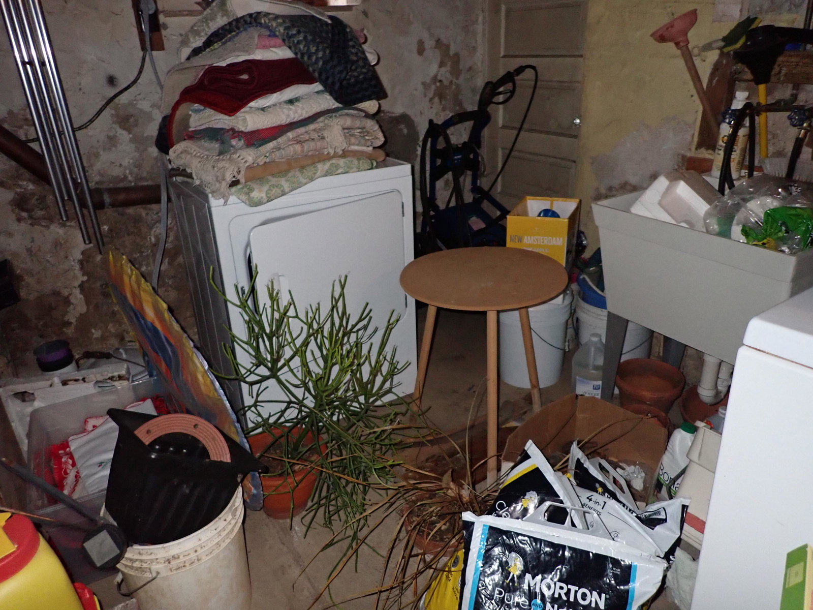 Partial Room Contents (1 of 14)