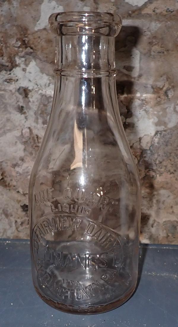 R. Unangst Springtown Pa Embossed Milk Bottle (1 of 2)