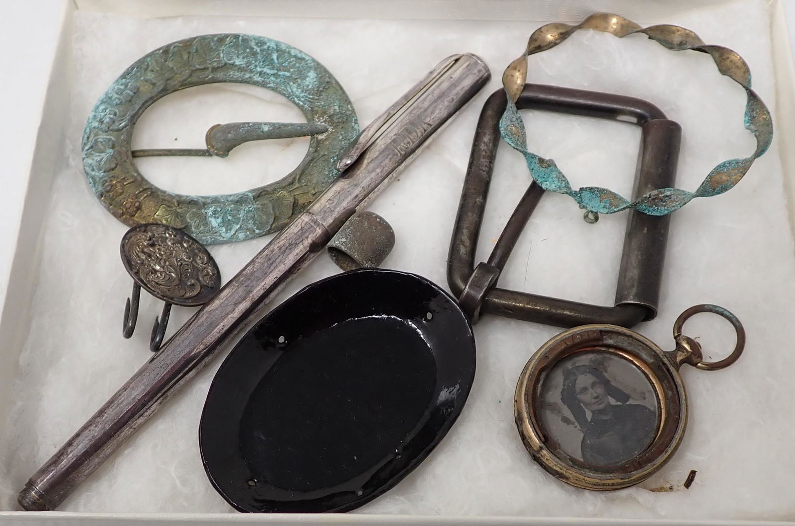 Watch Case Buckles Misc Dug Items (1 of 4)