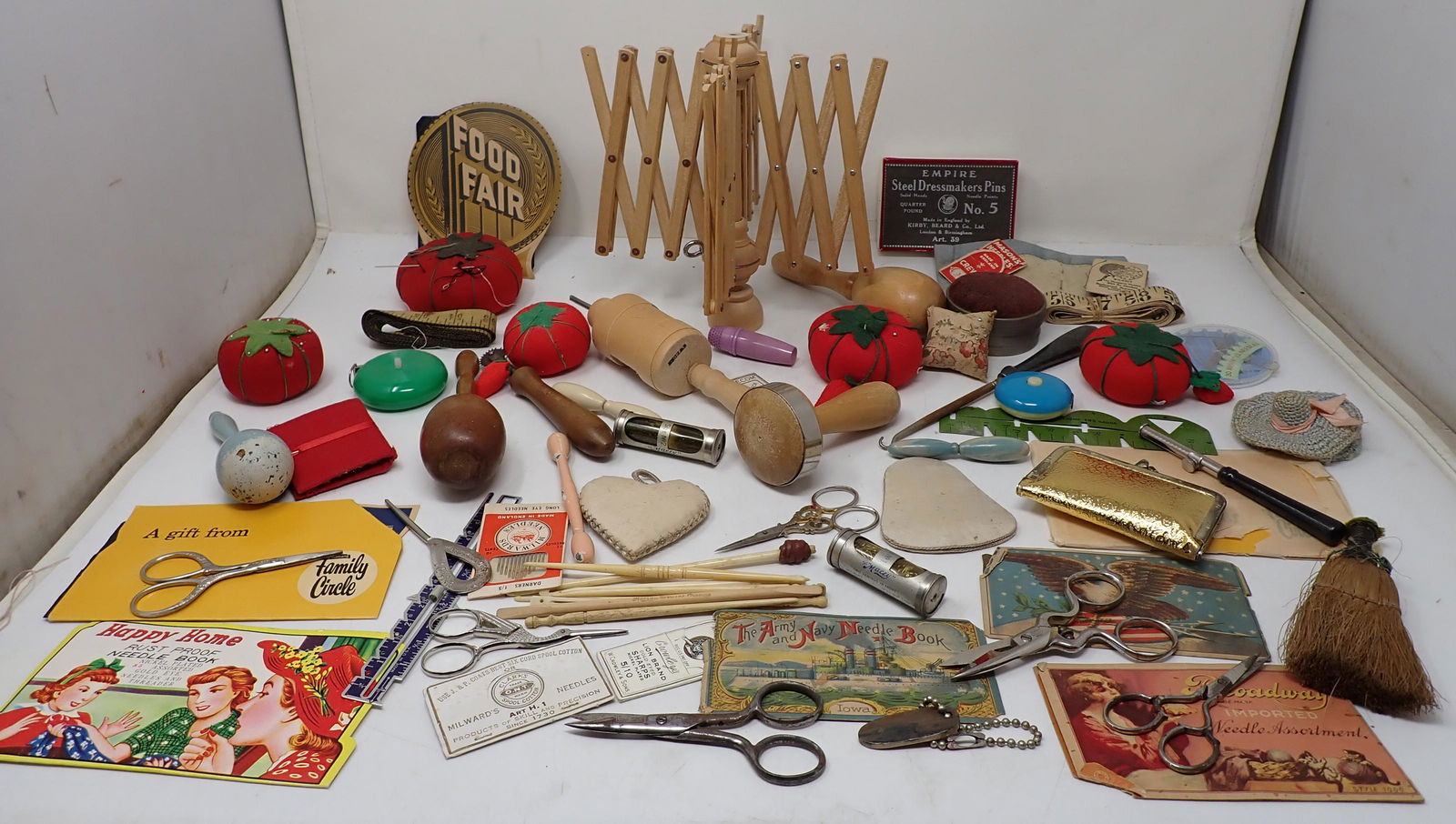 Yarn Winders Darners Pin Cushions Misc Sewing (1 of 7)