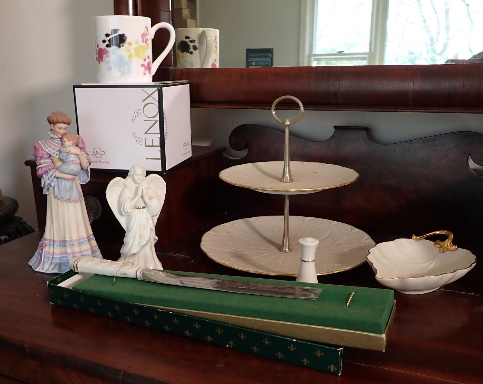 Lenox Figures Knife Shaker Leaf Dish (1 of 3)