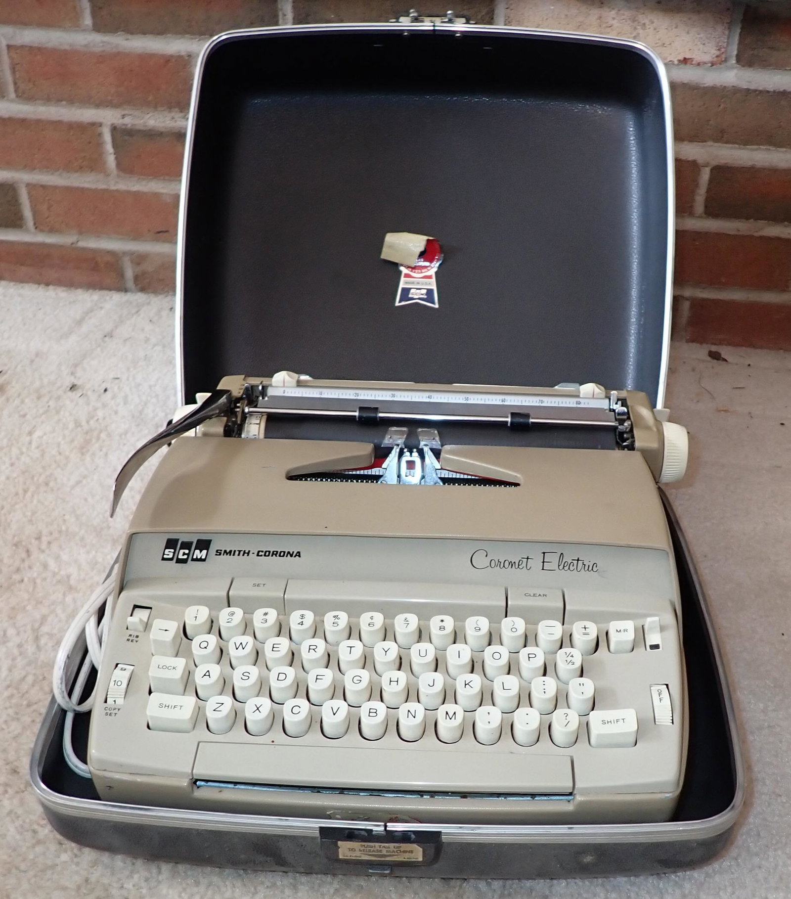 Vintage Smith Corona Coronet Electric Typewriter (1 of 5)