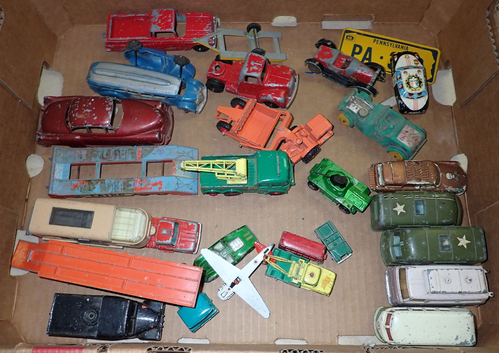 Matchbox Tootsietoy Corgi & Misc Toys: Getting all pictured