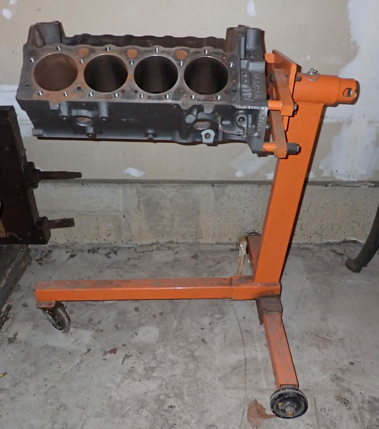 Chevy Nova II 283 Special Cast Block & Engine Stand (1 of 10)