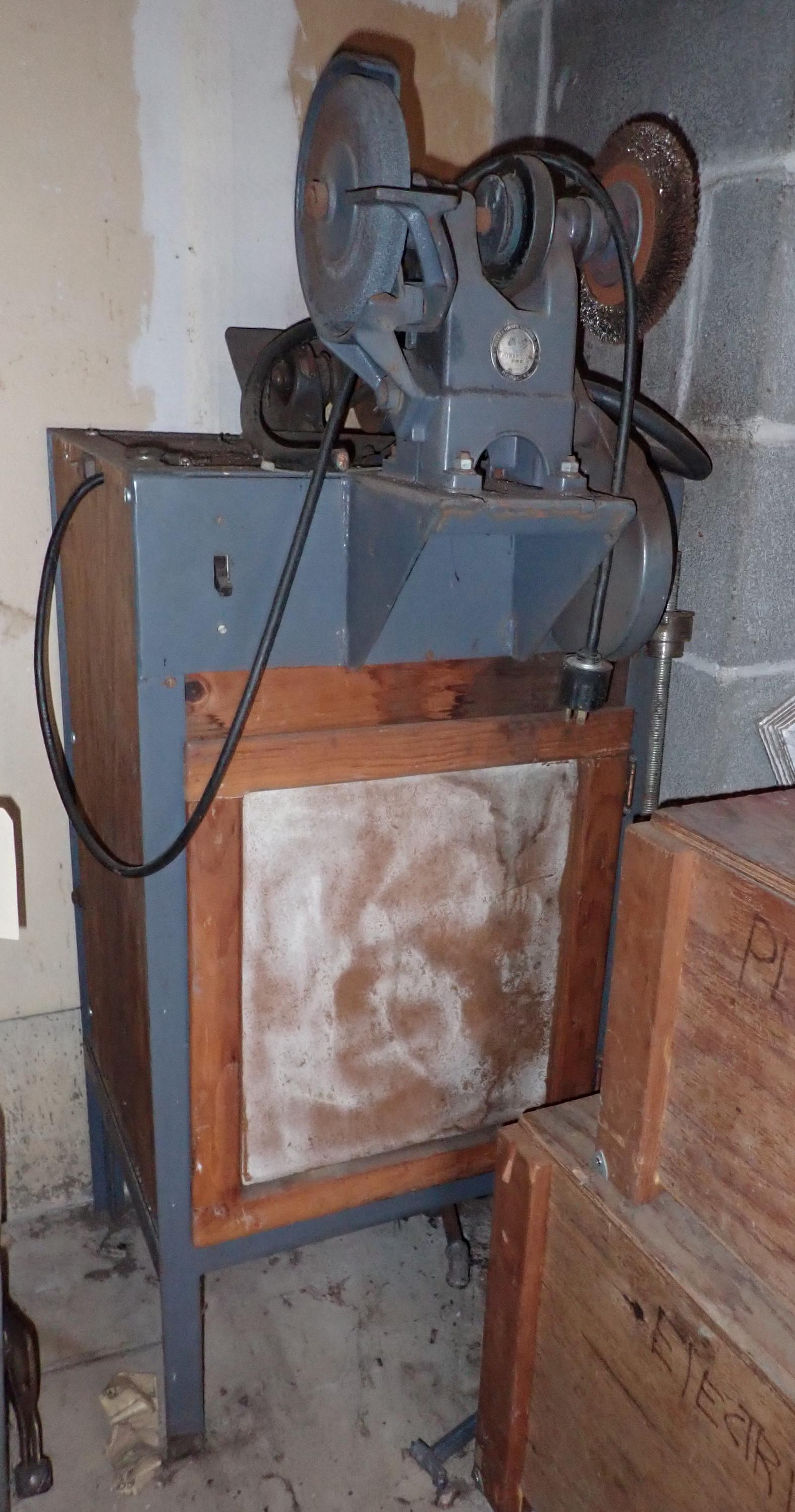 Vintage Walker Turner Grinder (1 of 4)