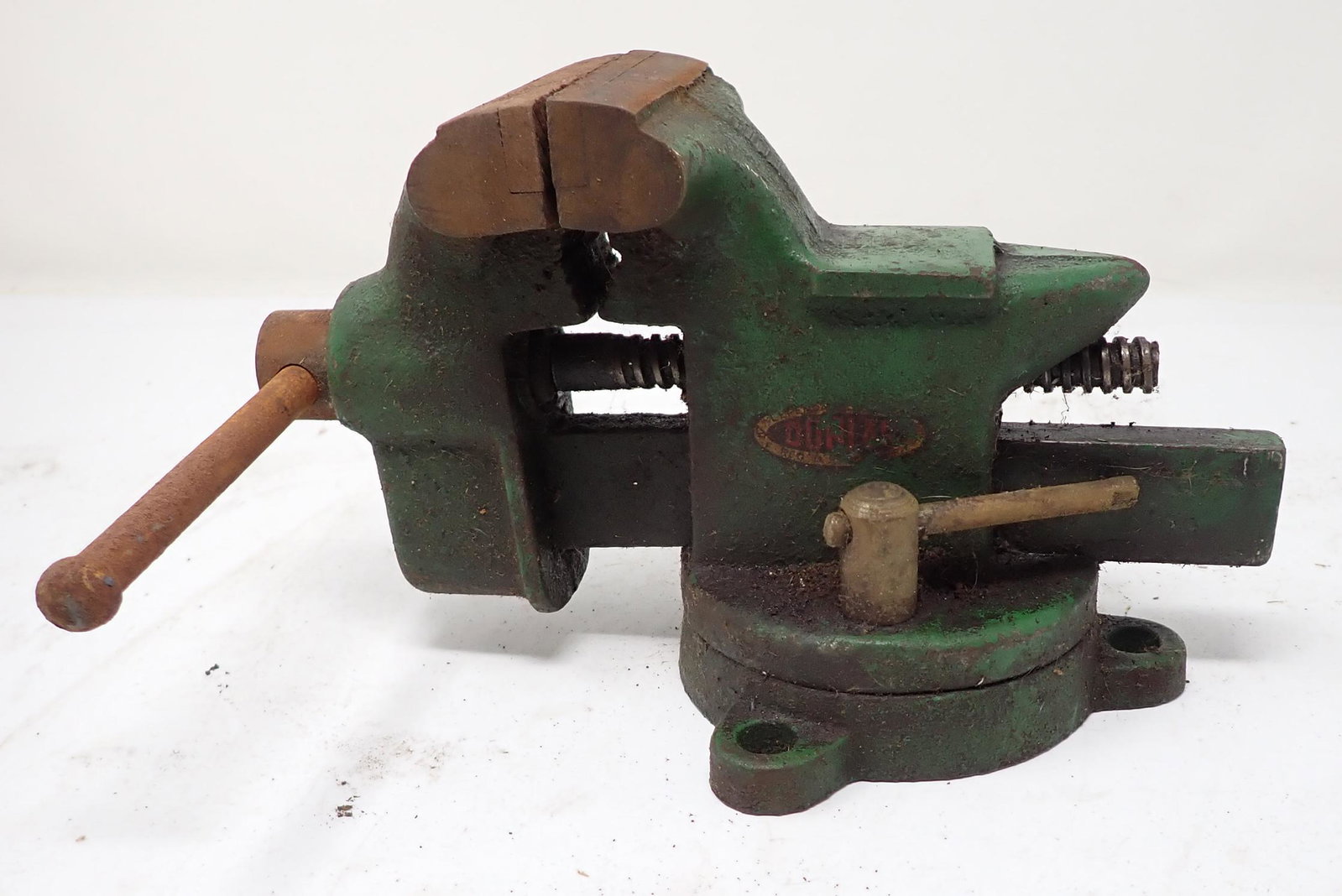 Dunlap Swivel Vise: 3 1/4" jaws