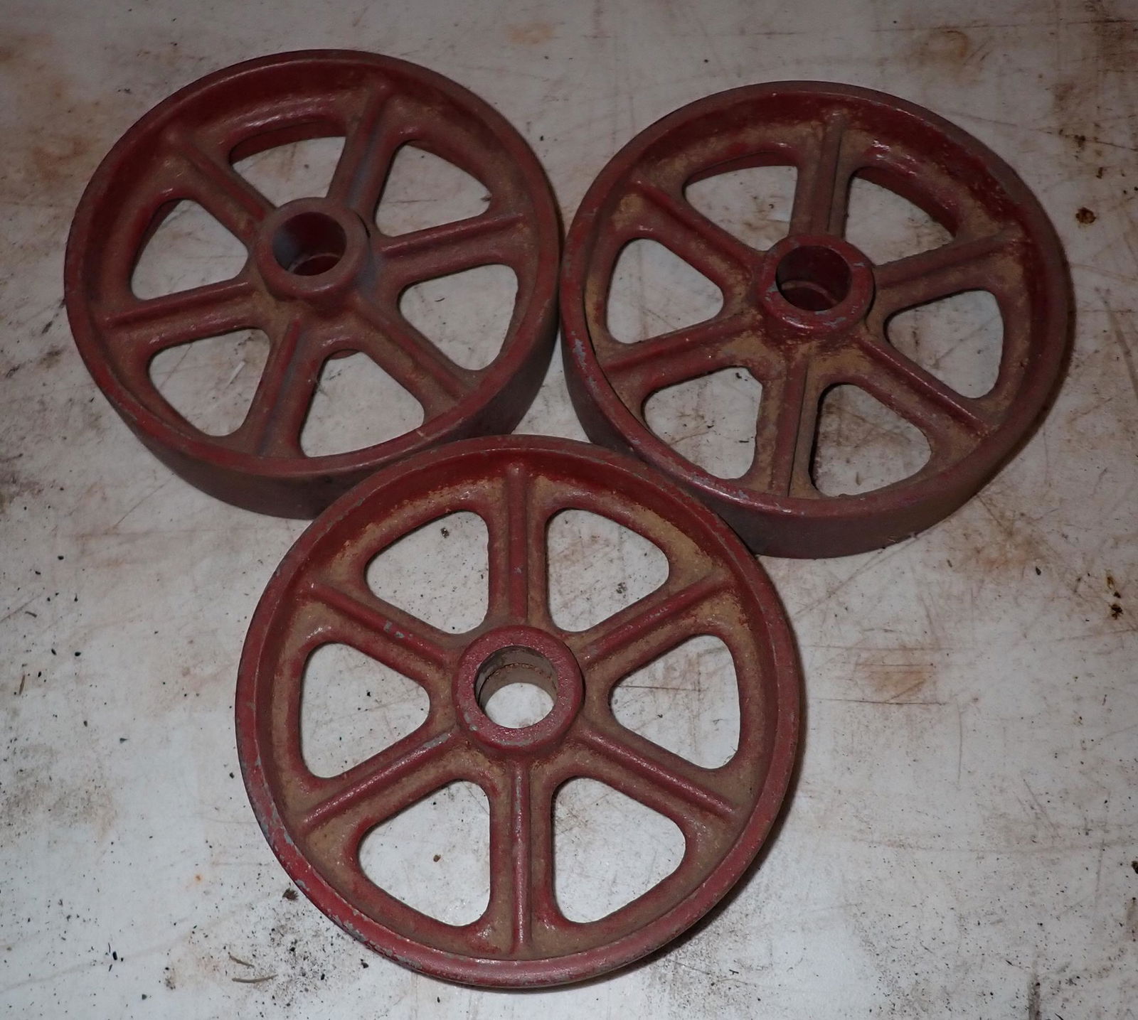 3 Cast Iron Wheels / Pulleys (1 of 2)