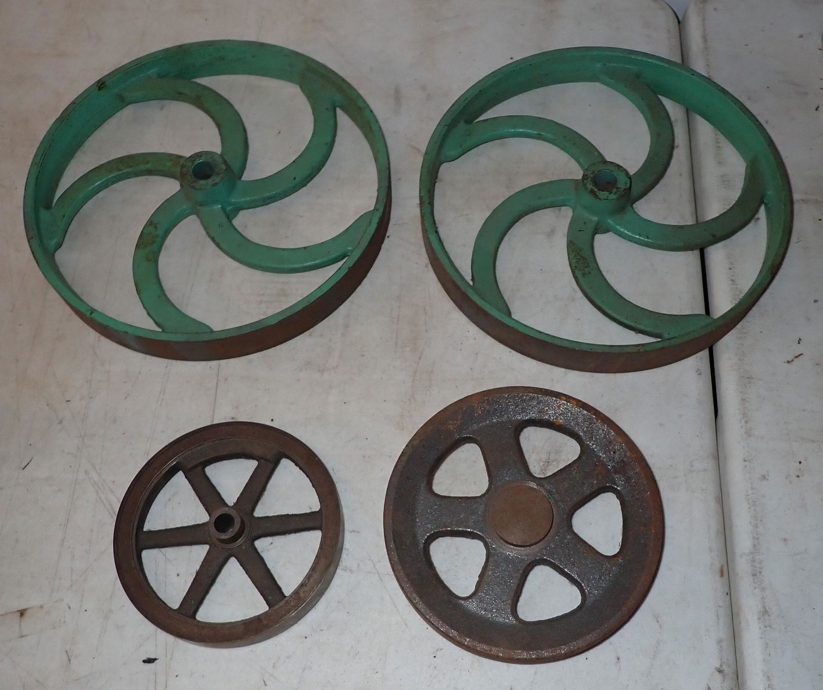 Cast Iron Wheels / Pulleys (1 of 4)