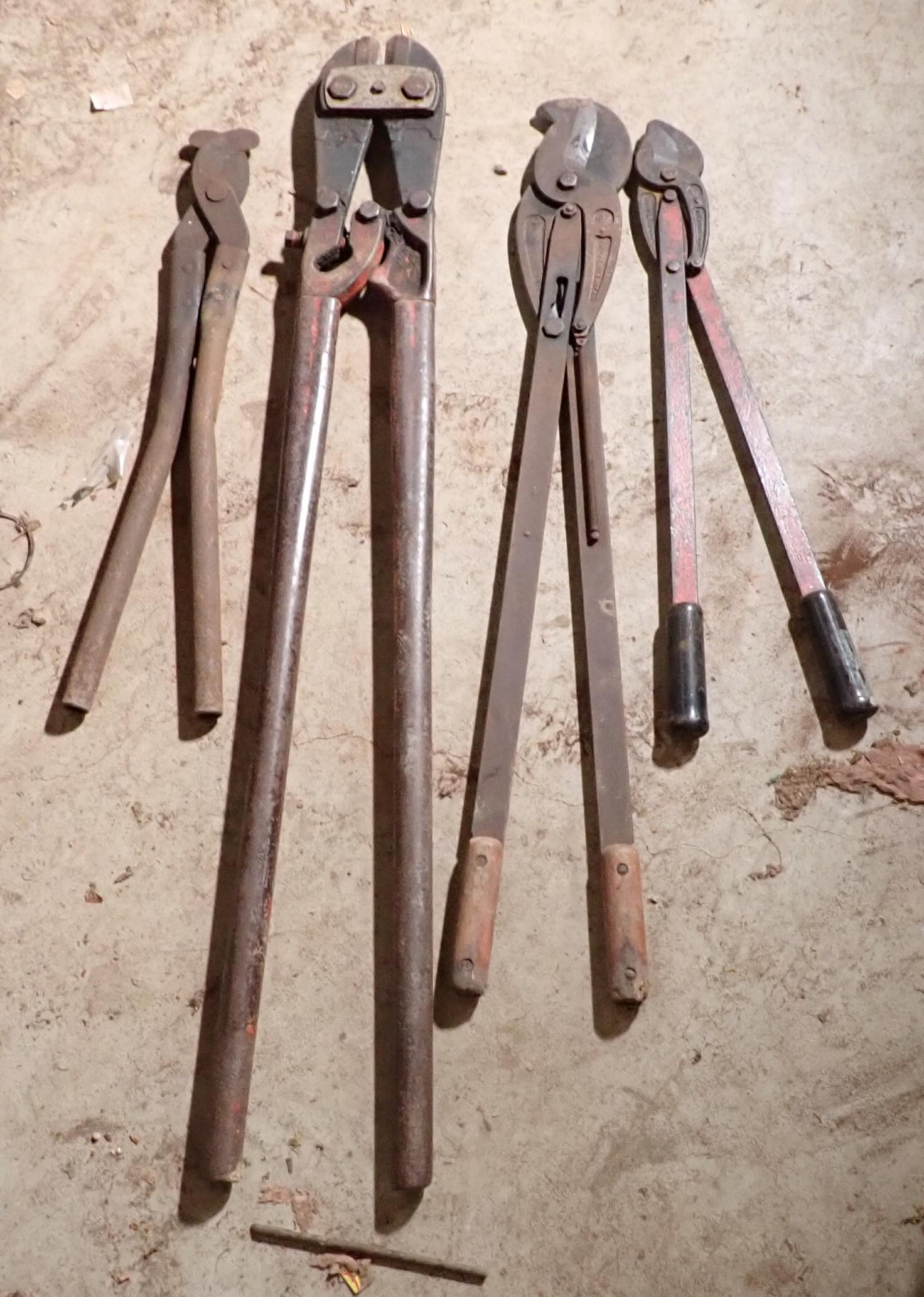 Bolt Cutters & Loppers (1 of 2)
