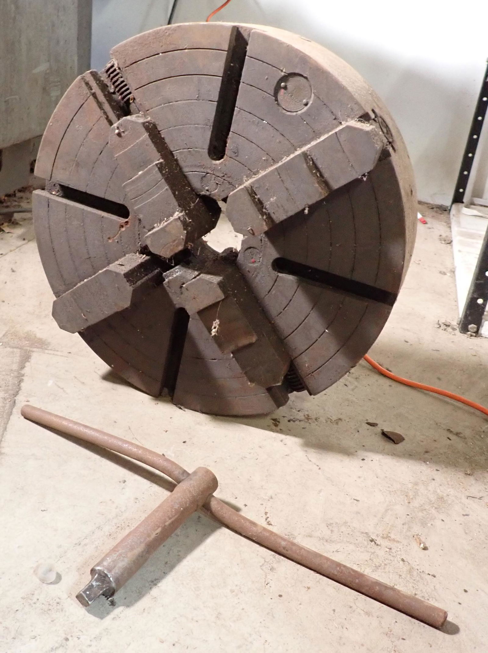 18" Cushmann 4 Jaw Lathe Chuck (1 of 4)