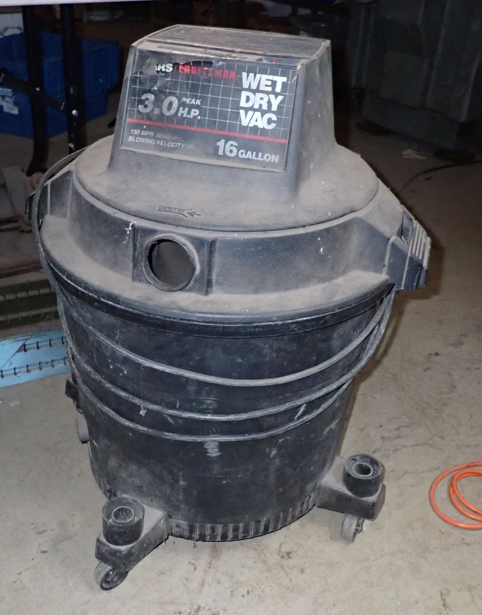 Craftsman 16 Gallon Wet Dry Vac (1 of 1)