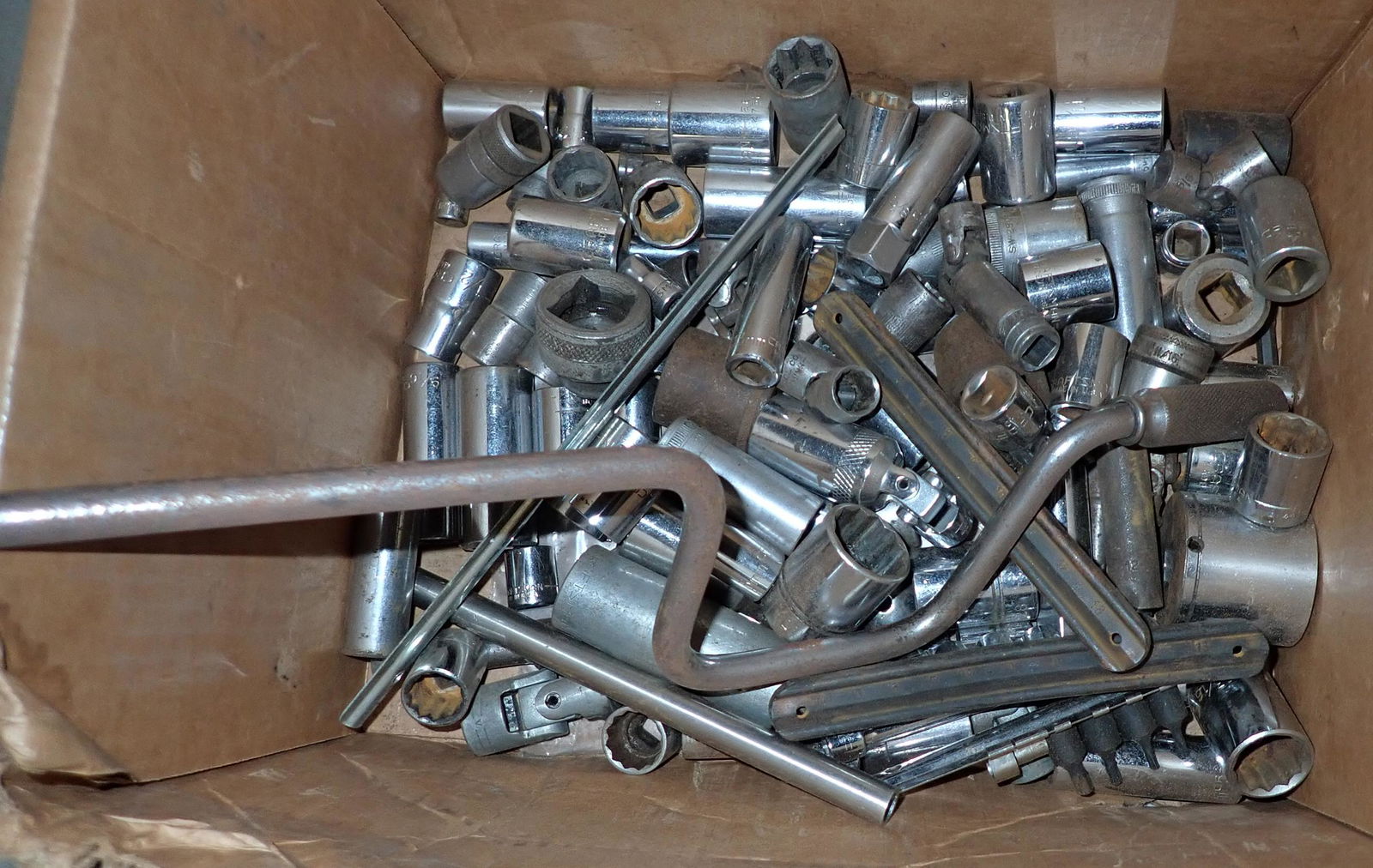 Box of Misc Sockets (1 of 1)