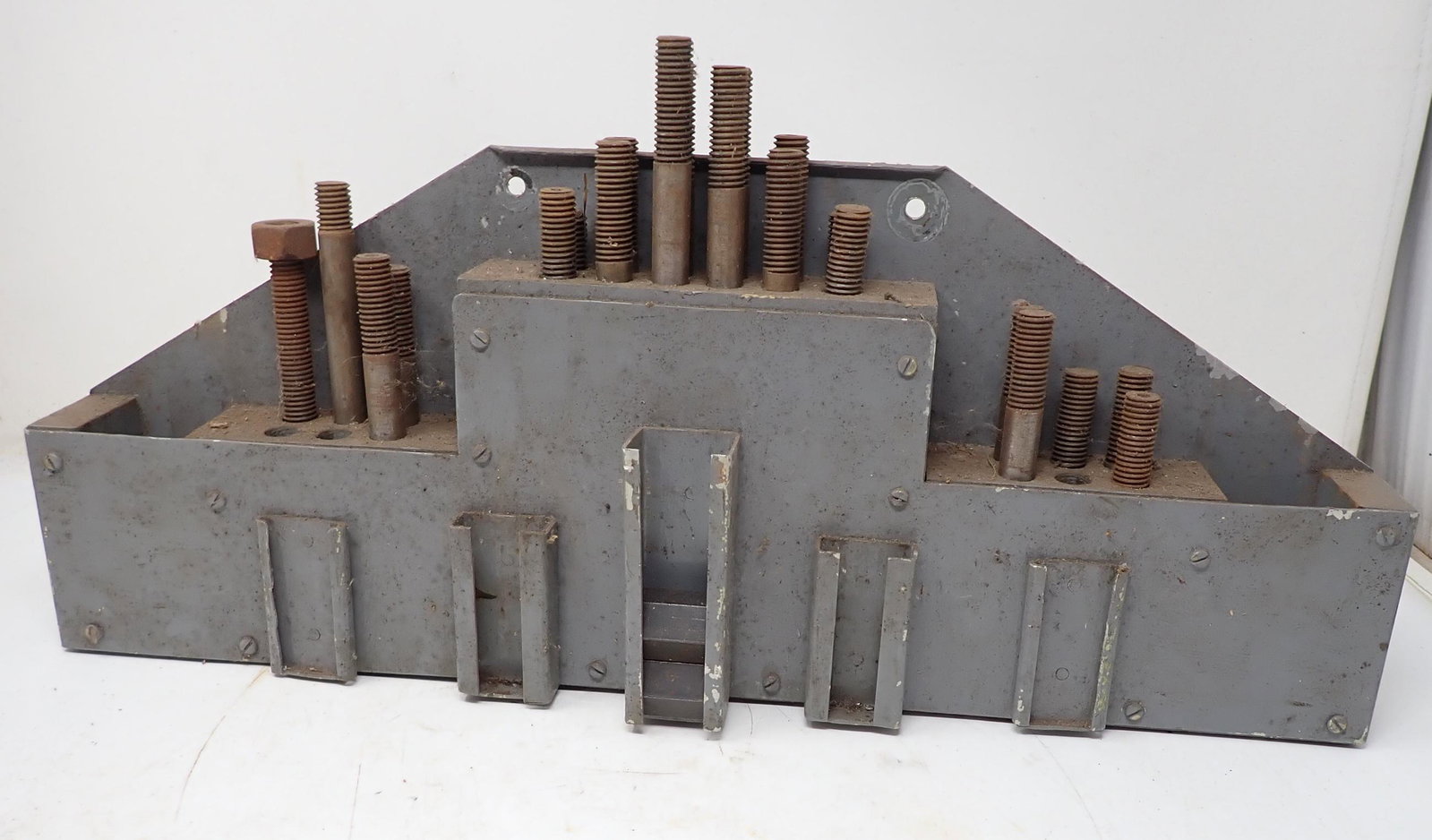 Vintage Bridgeport Wall Organizer: Approx 3" x 19 1/2" x 7 7/8" tall