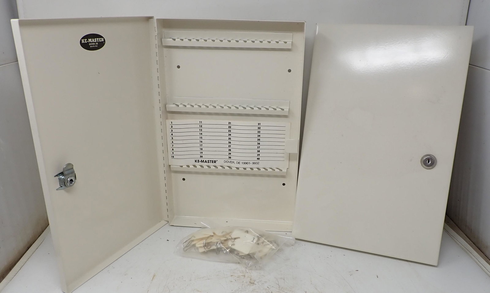 2 Ke-Master Key Boxes: Approx 9 1/2" x 14 1/4" x 1 5/8". Both come with keys