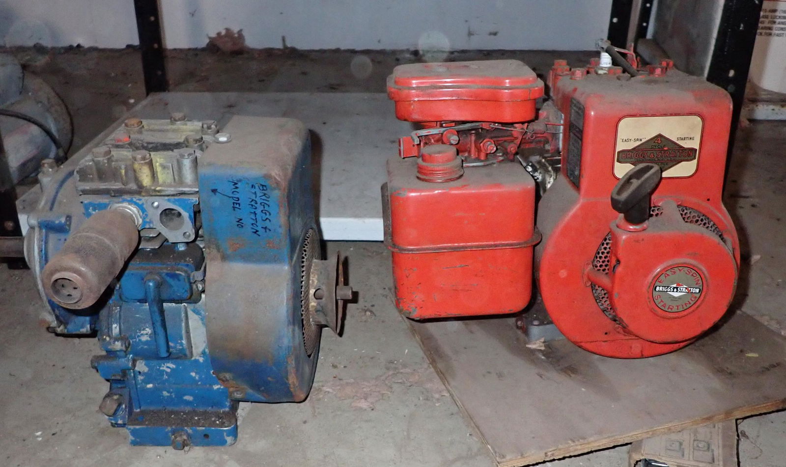 2 Vintage Briggs & Stratton Engines (1 of 9)