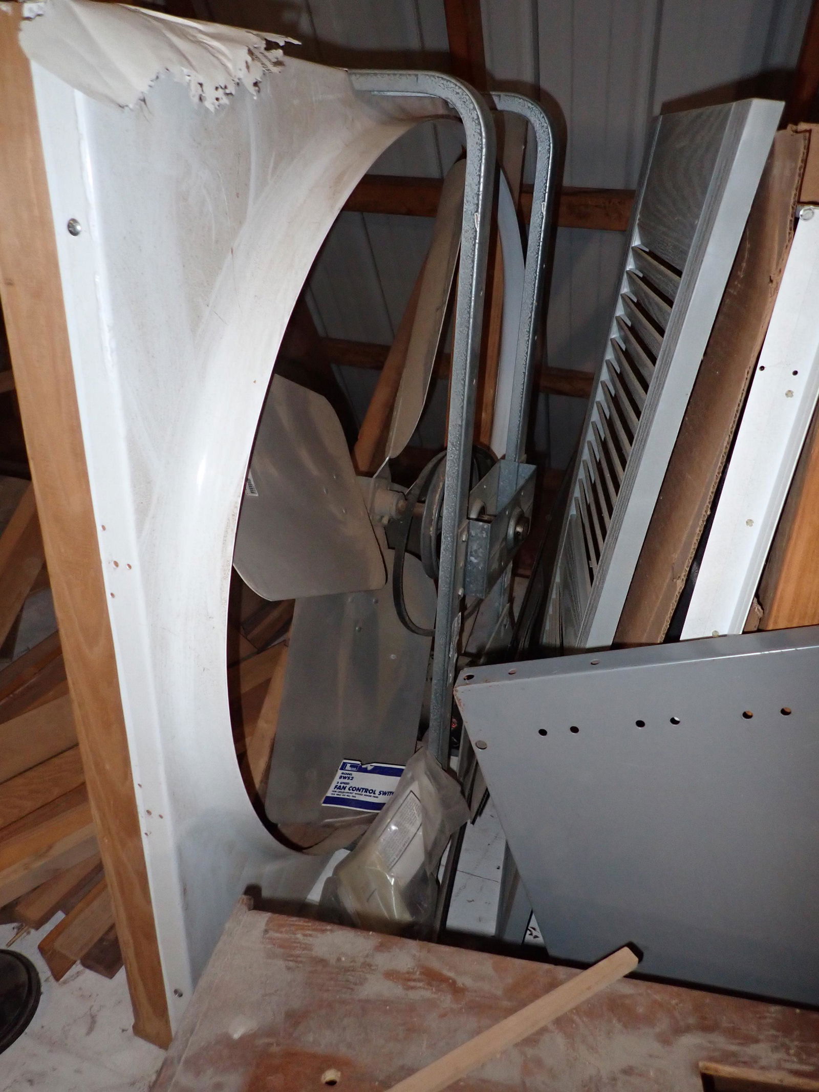 Exhaust Fan & Partial Room Contents (1 of 7)