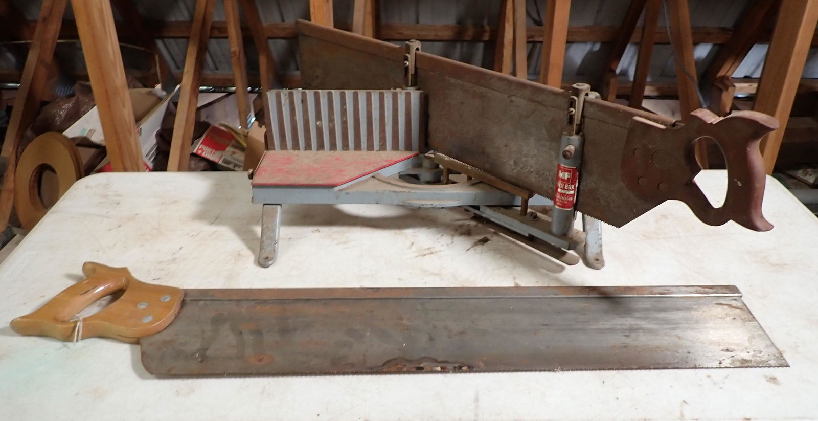 Vintage Millers Falls Miter Box and Saws (1 of 3)
