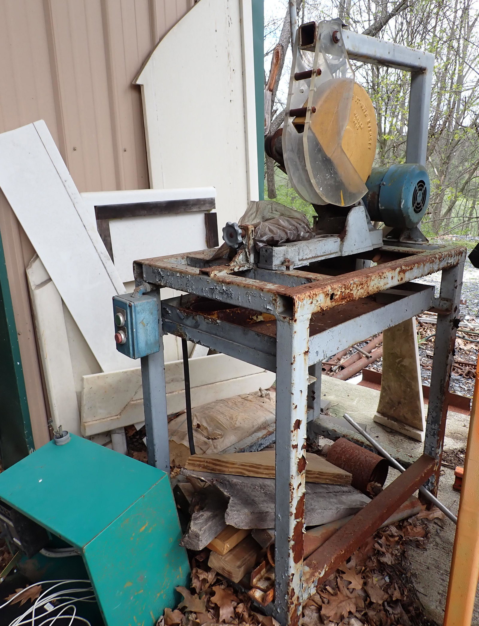 Everett Cut off Saw: Bring help / equipment to load. NO SHIPPING