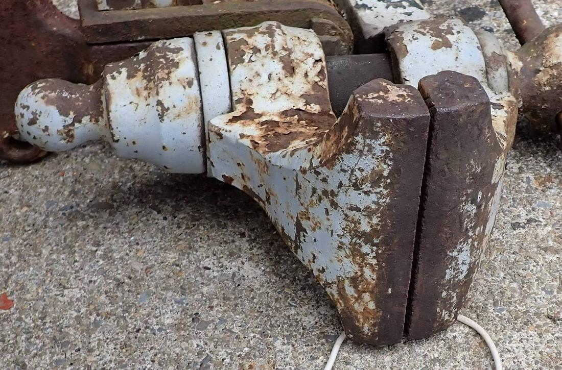 Blacksmith Post Vise - 4