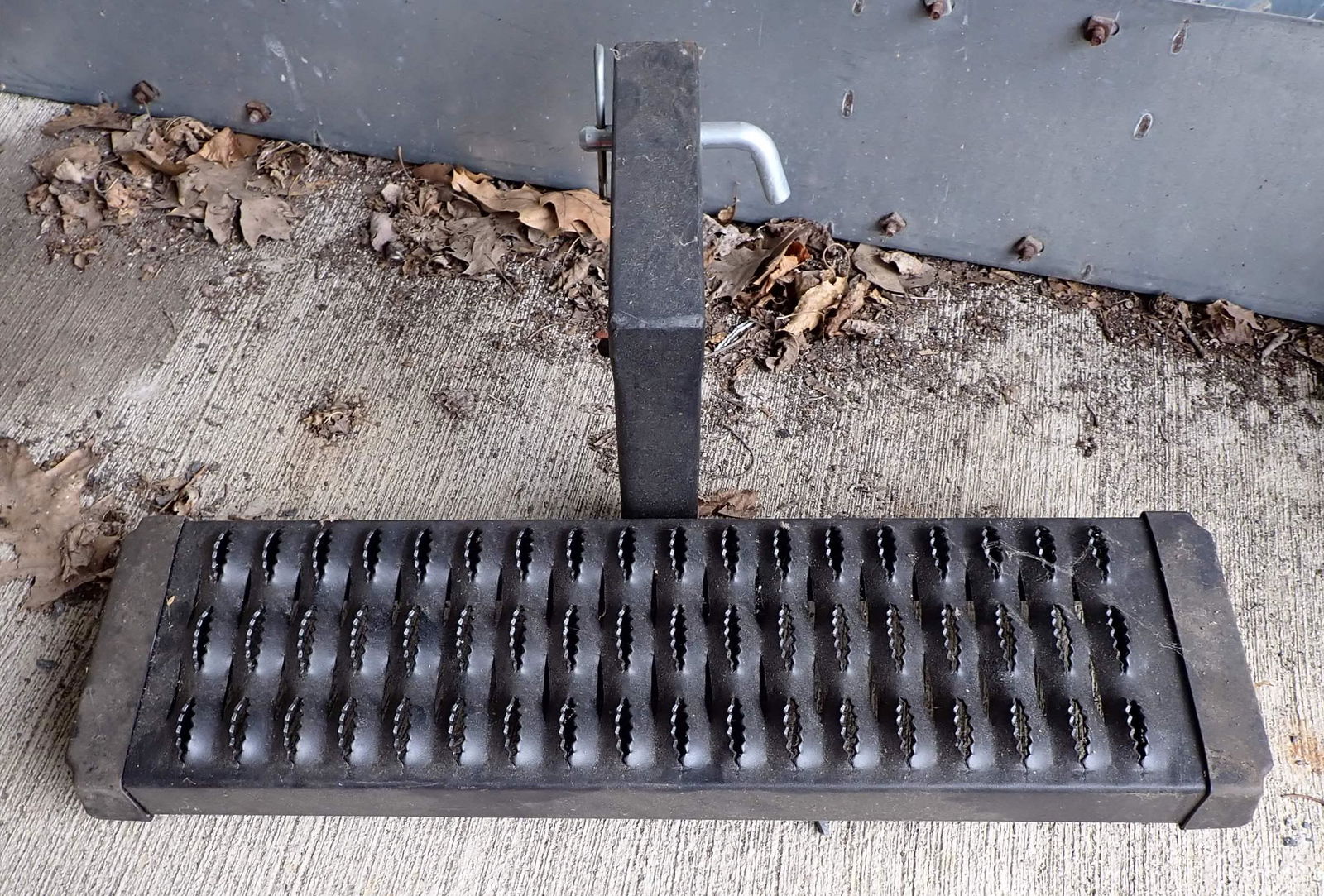 Receiver Hitch Step (1 of 2)