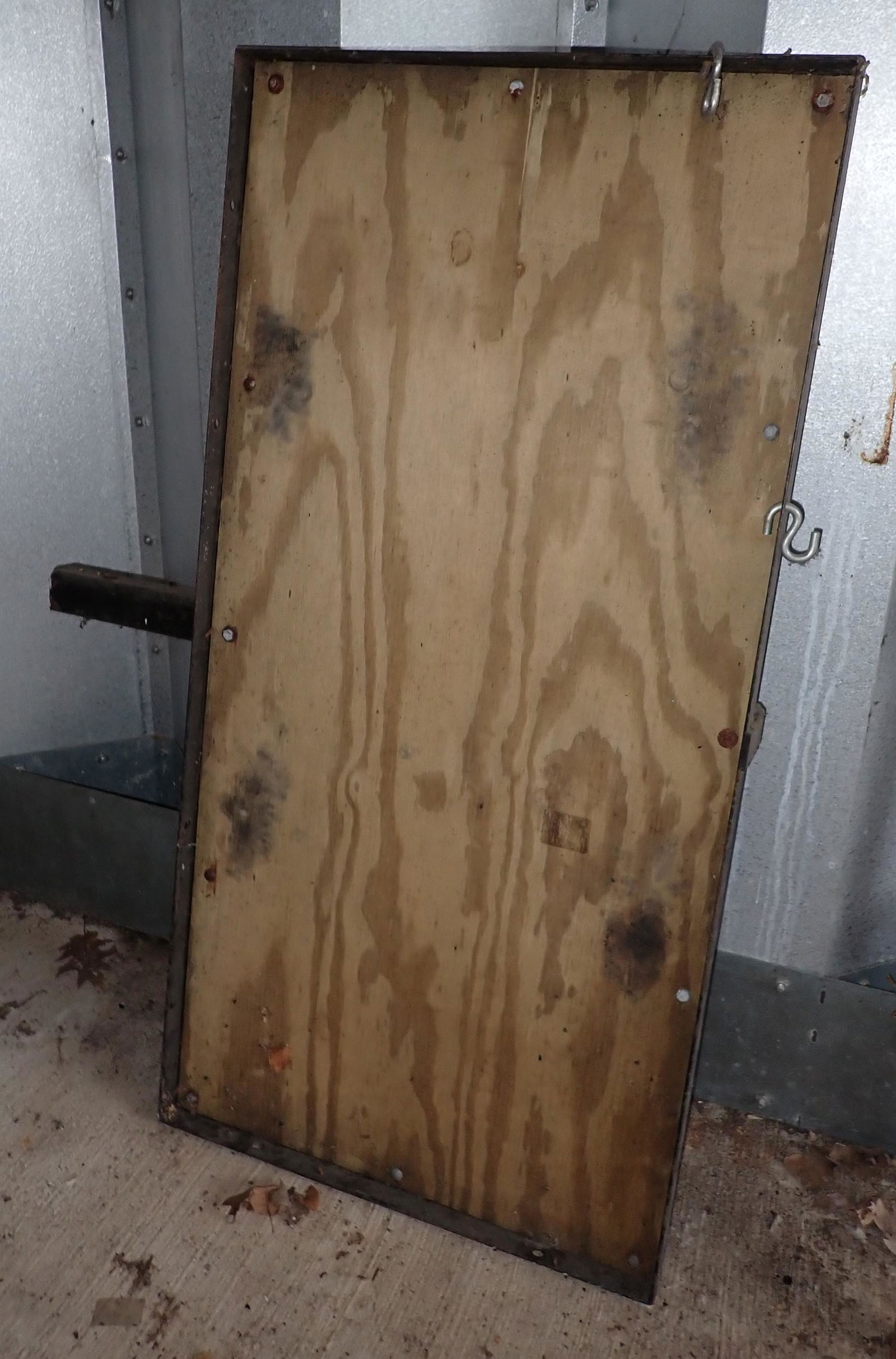 Receiver Hitch Cargo Carrier (1 of 2)