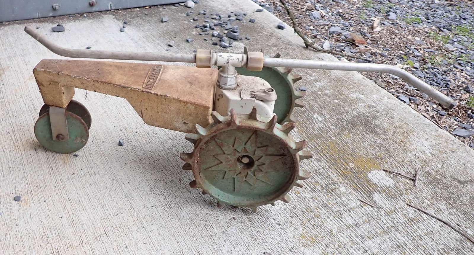 Vintage Craftsman Tractor Water Sprinkler (1 of 2)