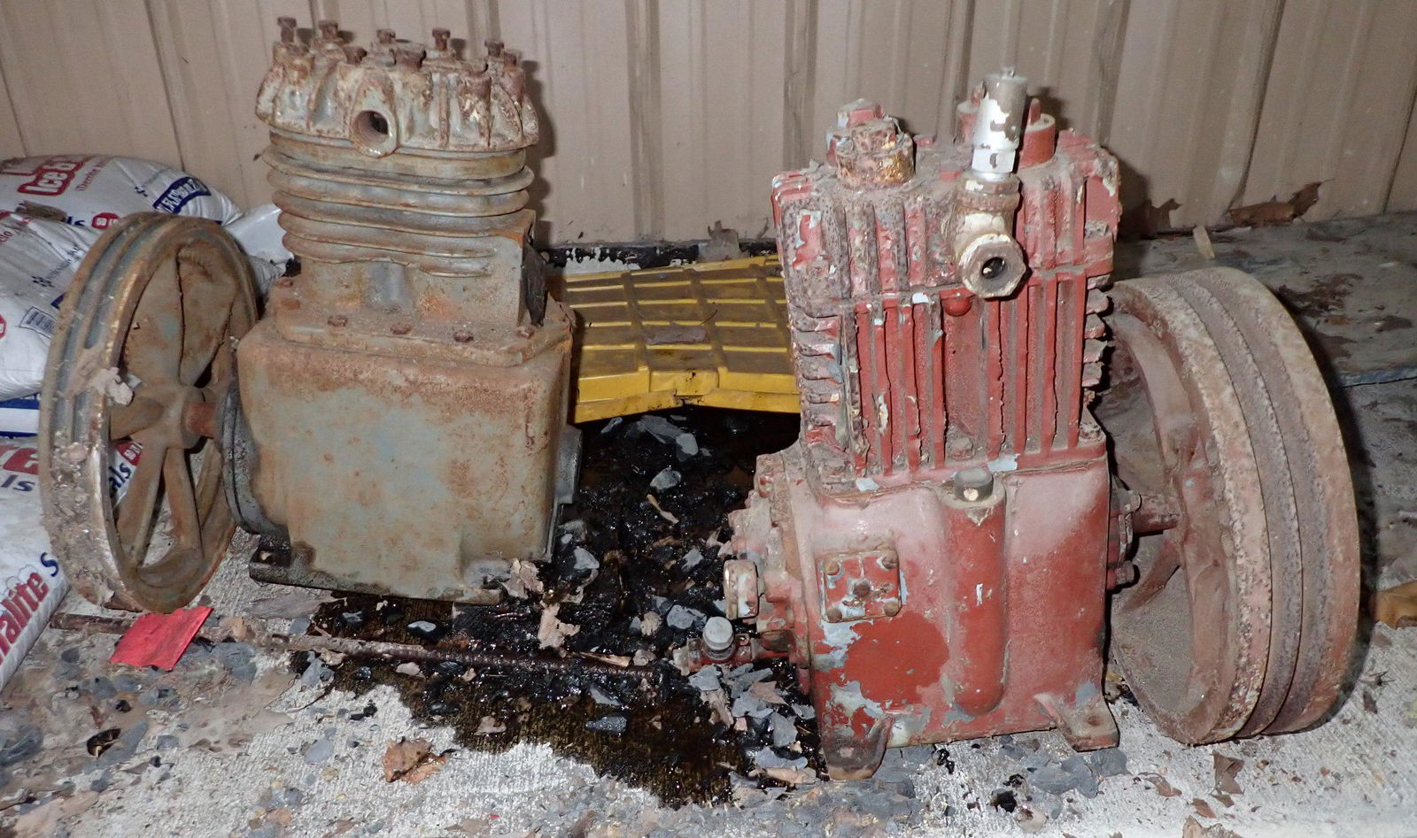 2 Air Compressor Pumps (1 of 4)