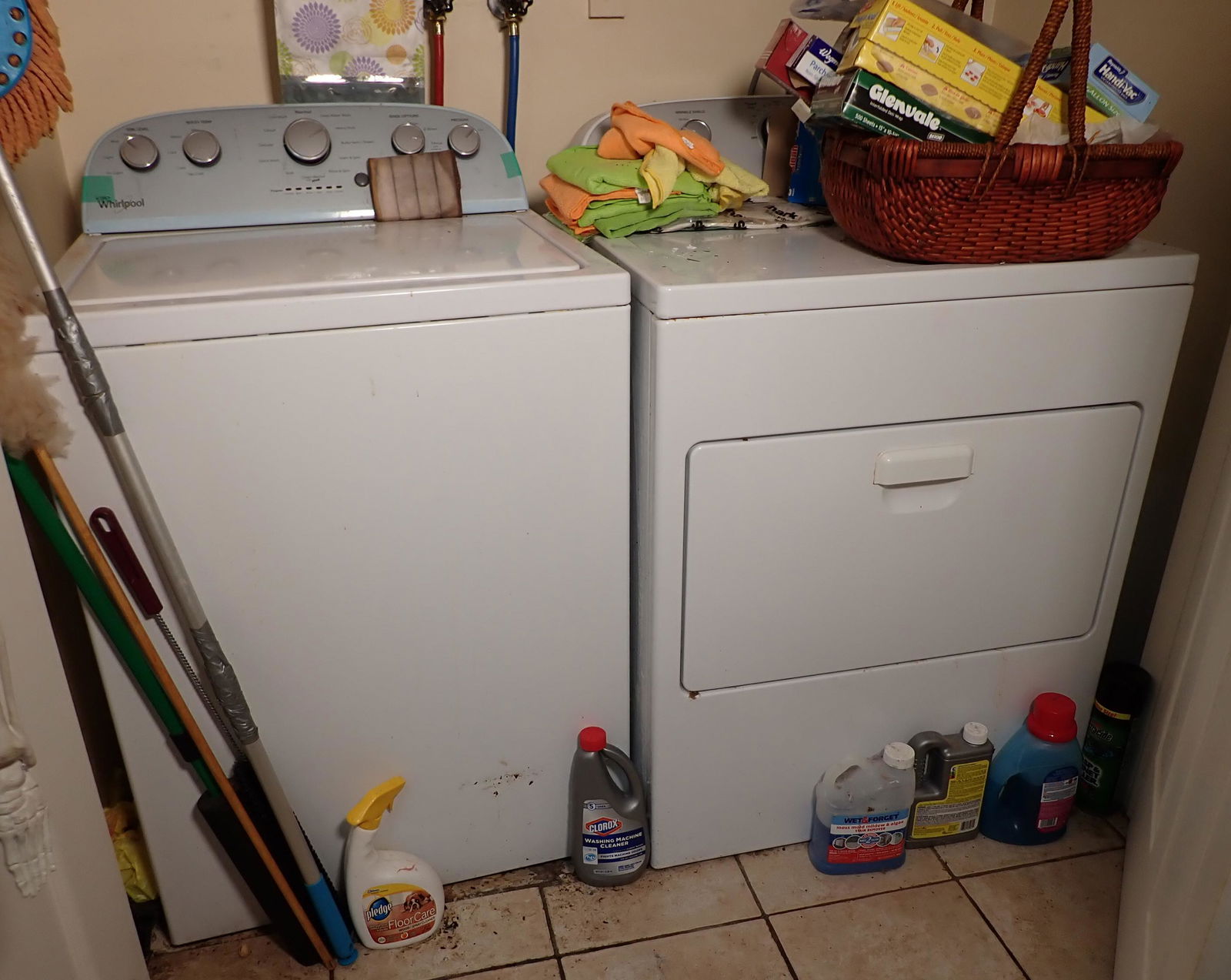 Washer Dryer & Misc Closet Contents (1 of 6)