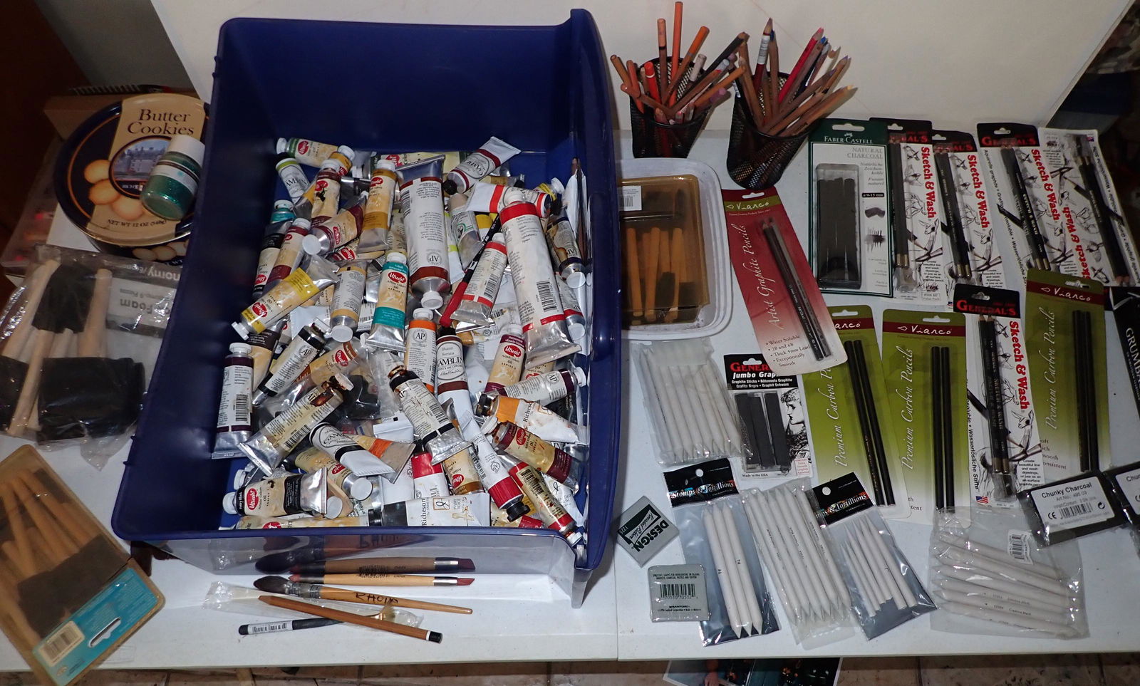 Art Supplies Paint Brushes Graphite Carbon Pencils Easel (1 of 16)