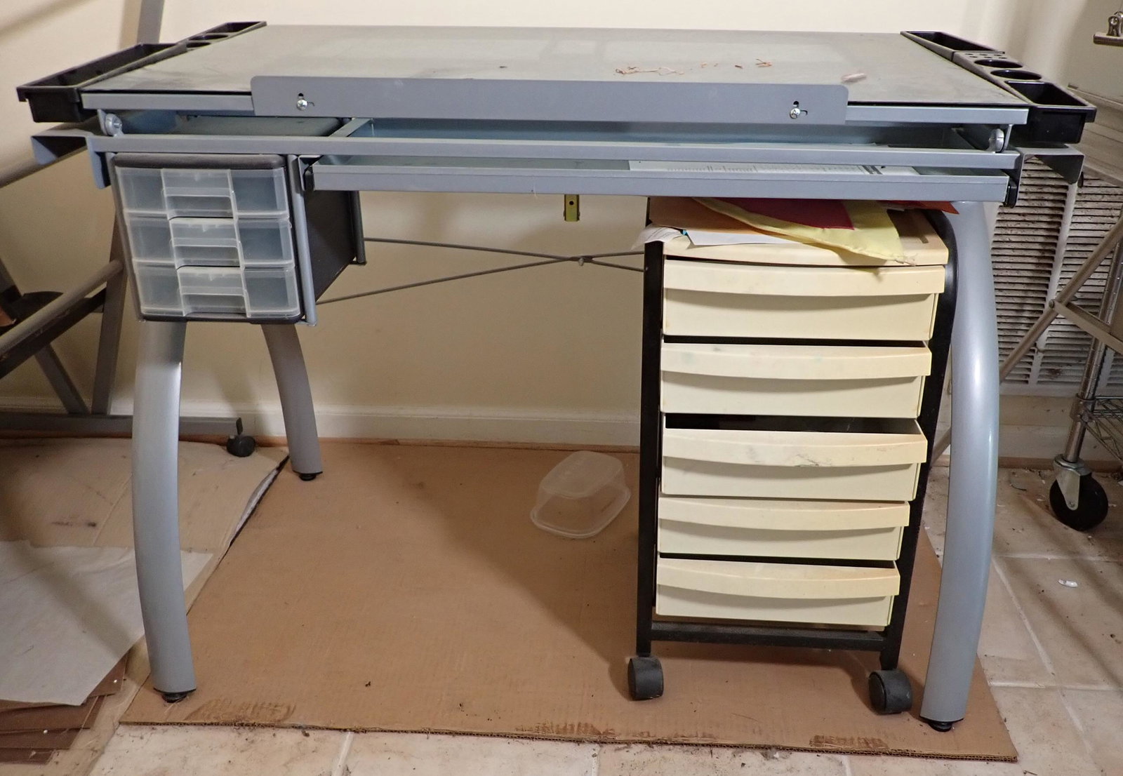 Futura Craft Station Art Table: Approx 24" x 43" x 31 1/2" tall. Bring help to load. NO SHIPPING !