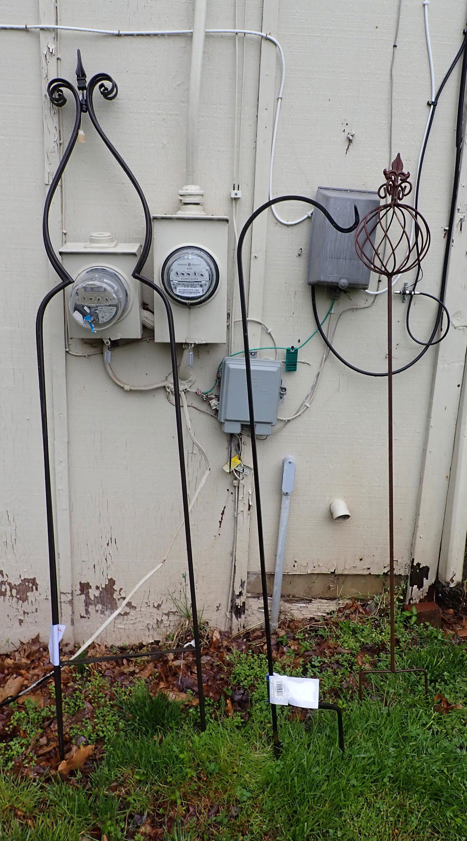 Shepherds Hook & Yard DÃ©cor (1 of 1)