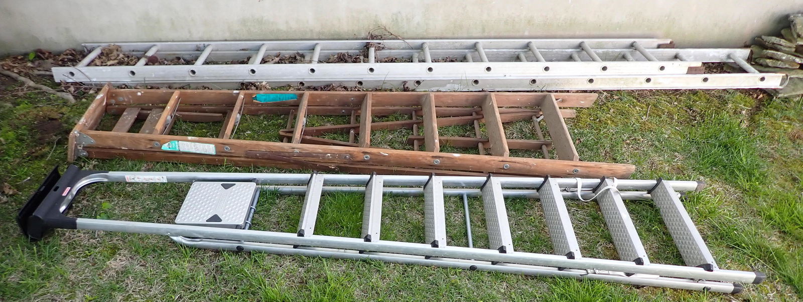 Leifheit Aluminum Step Ladder Extension & Wooden Step Ladder (1 of 4)