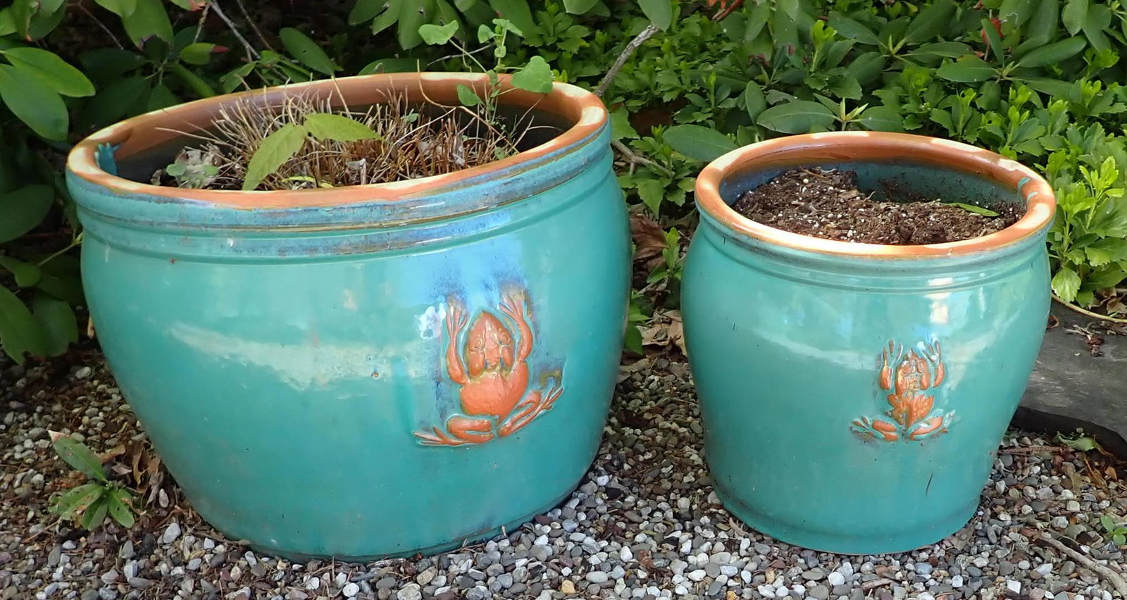 2 Pottery Planters w/ Frogs (1 of 1)