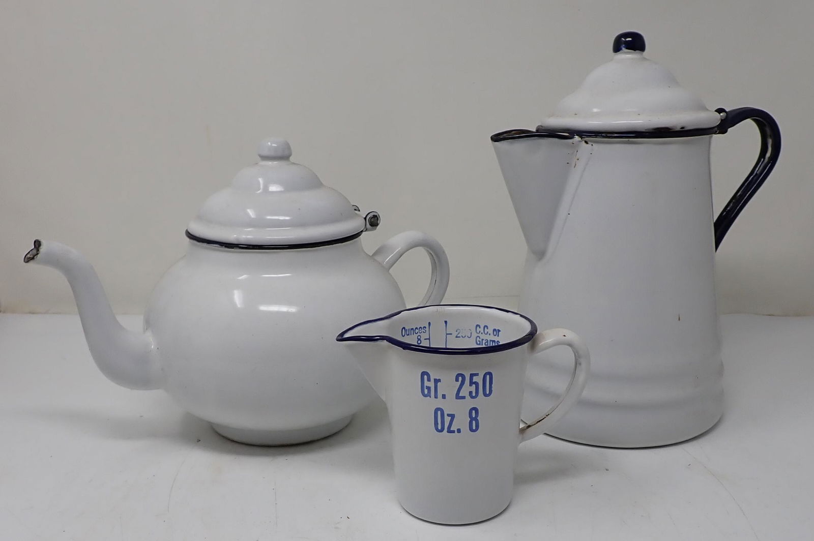 Enameled Coffee Tea Pots & Measure (1 of 3)