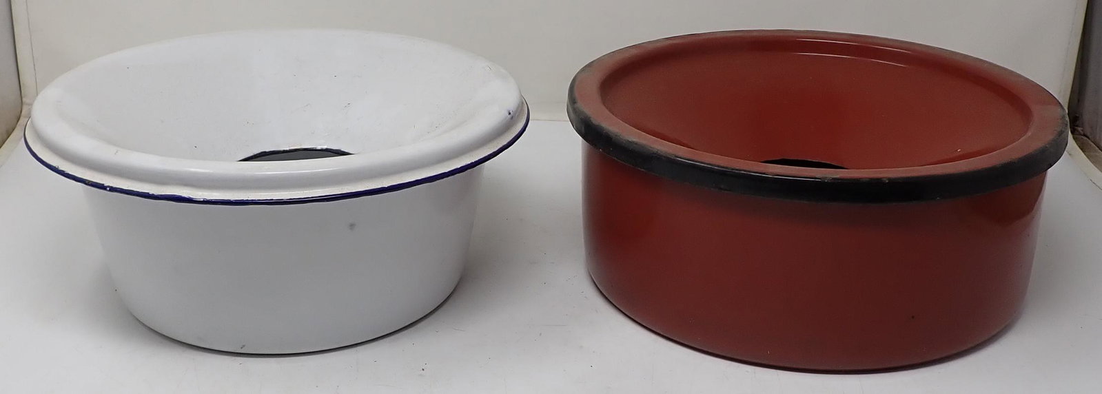 Agateware Spittoons: Largest is approx 9 1/4" in diameter and 4 1/4" tall