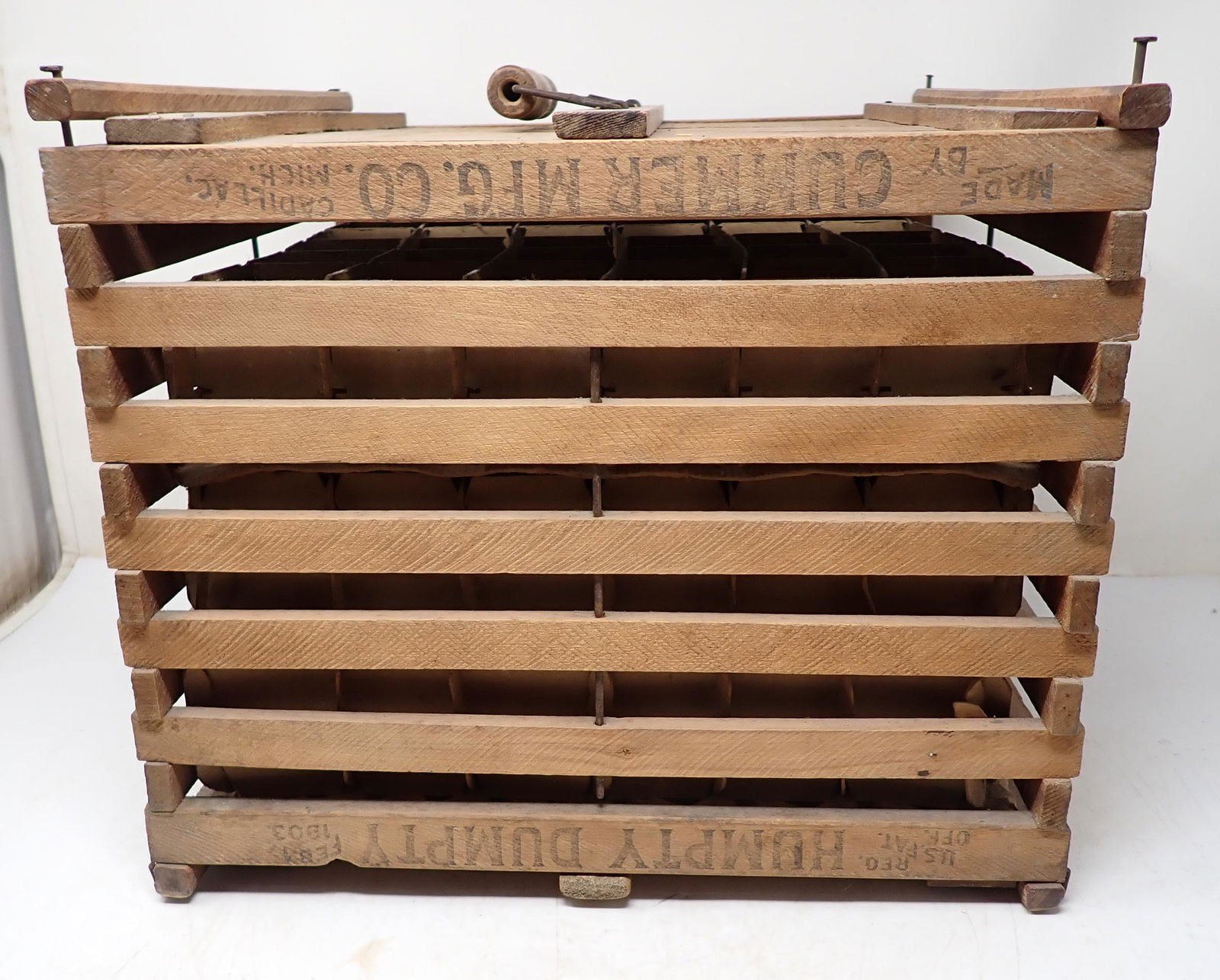 1903 Humpty Dumpty Cummer Wooden Egg Crate (1 of 4)