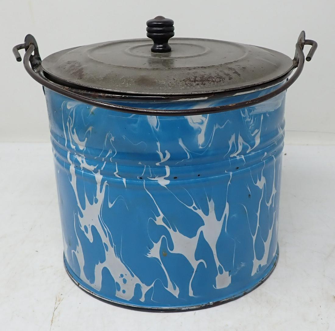 Enamel Ware Bail Handled Pot (1 of 4)
