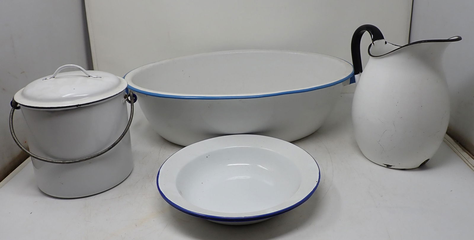 Enamelware Pot Water Pitcher Bowl (1 of 5)