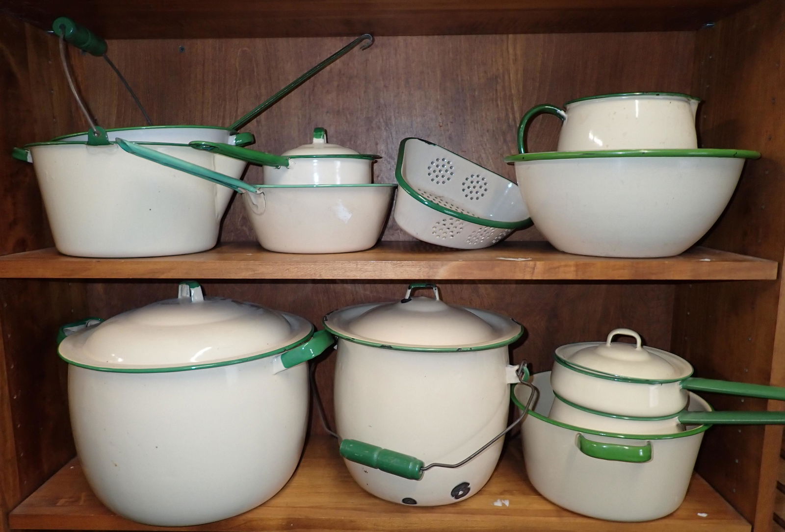 Agate Ware Strainers Pots Ladle Pitcher (1 of 3)