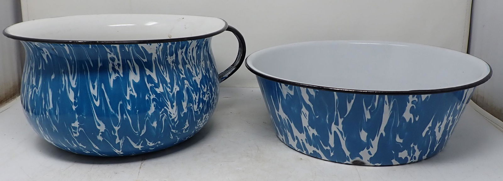 Graniteware Pot & Pan (1 of 4)