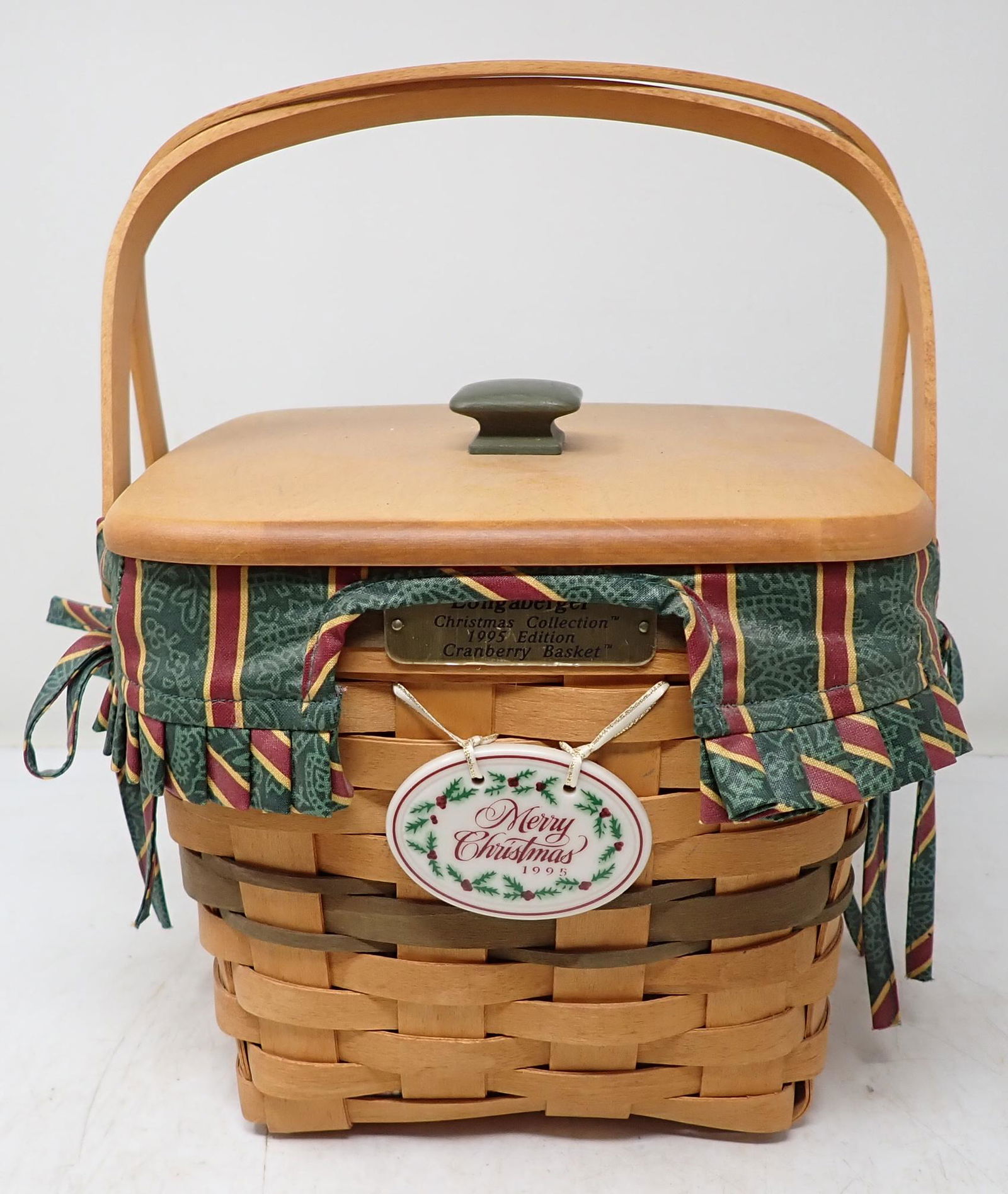 1995 Longaberger Cranberry Basket (1 of 2)