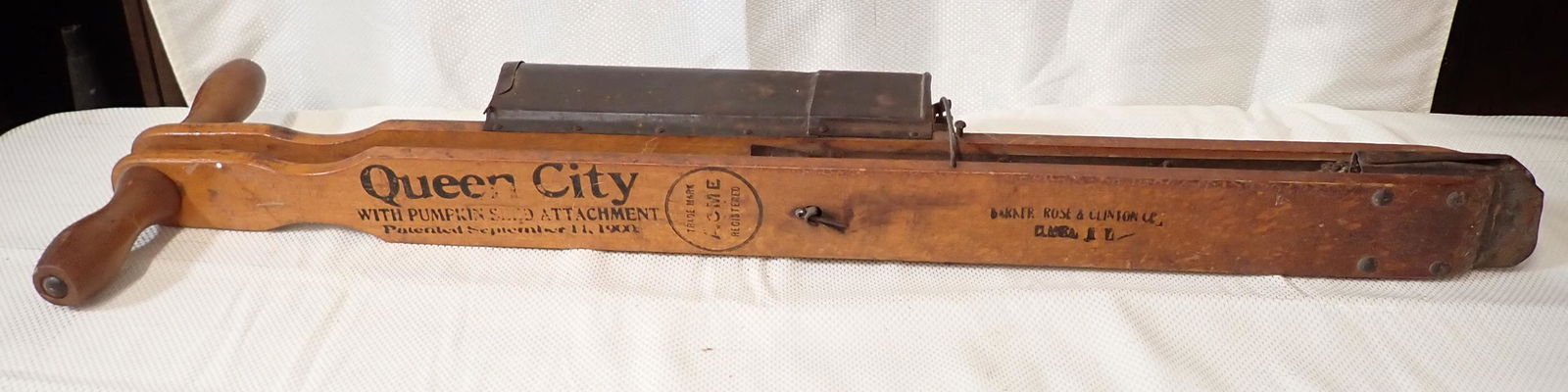 Acme Queen City Planter w/ Pumpkin Seed Attach. (1 of 4)