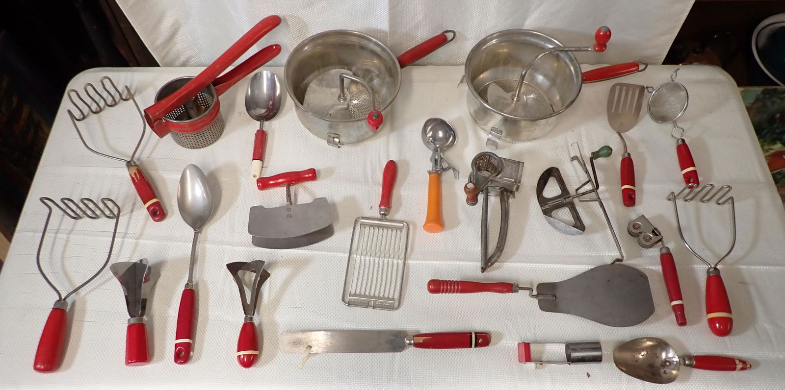 Vintage Kitchenware (1 of 4)
