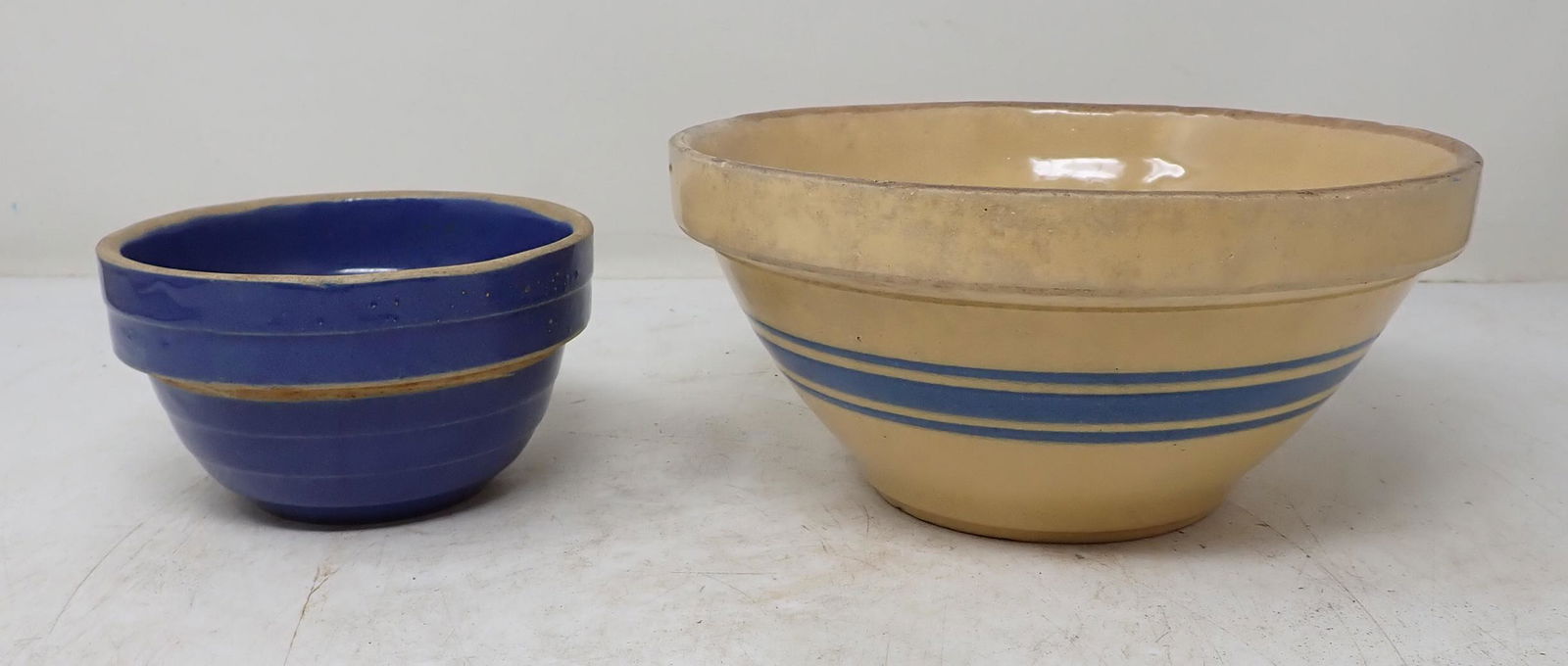 2 Antique Mixing Bowls (1 of 2)