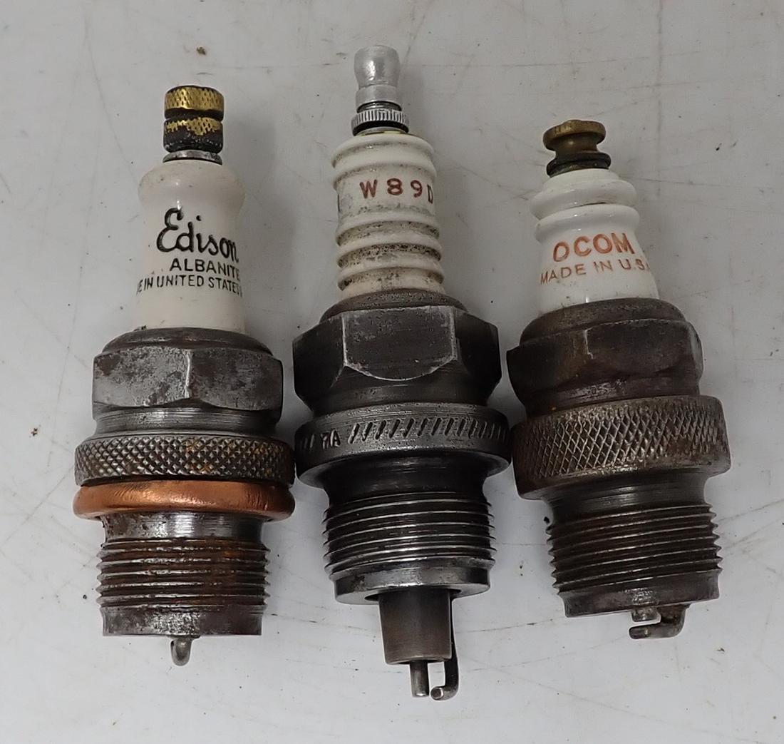 Antique / Vintage Champion Edison Sparkplugs (1 of 1)
