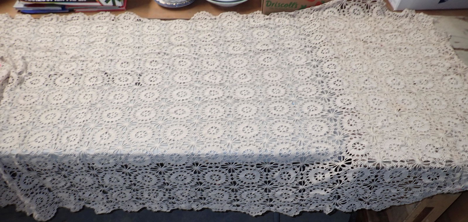 Tablecloth & Misc Linens (1 of 4)