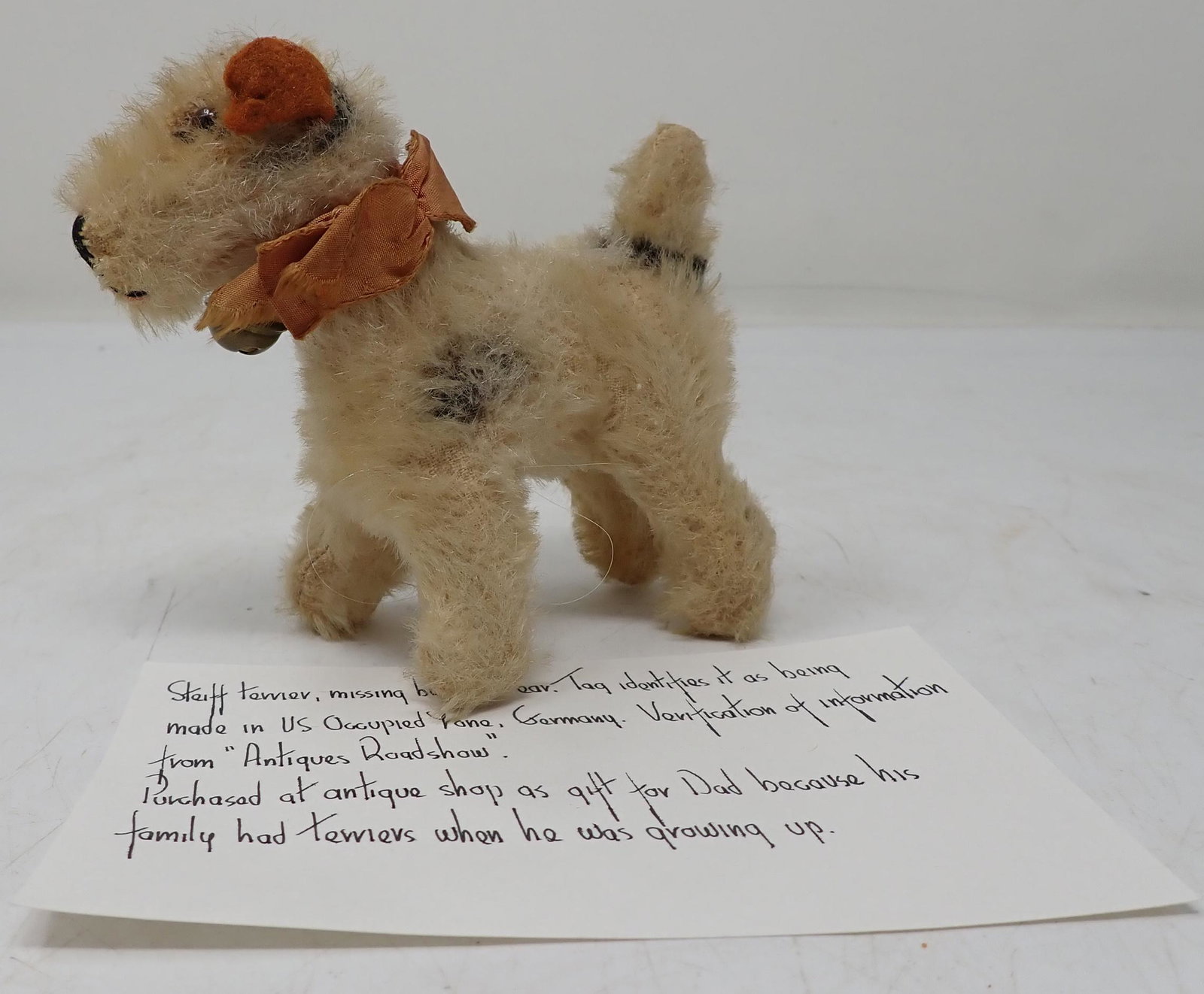 Steiff Dog: Approx 4 1/4" long and 3 7/8" tall
