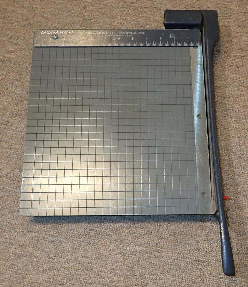 Milton Bradley Monarch 5212 Paper Cutter: Paper cutter