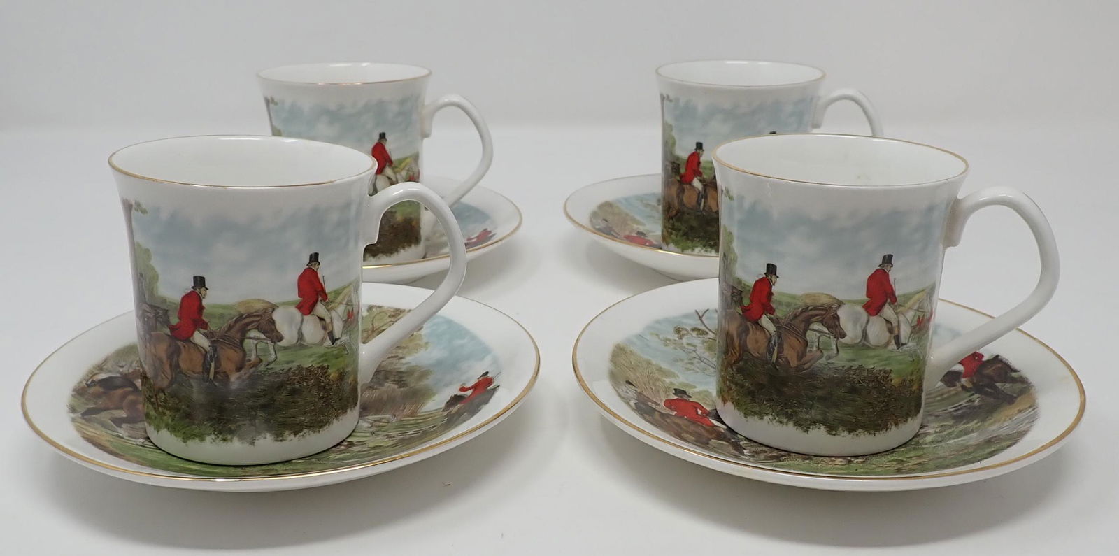 4 Elizabethan China Cups & Saucers w/ Fox Hunt Scene (1 of 3)