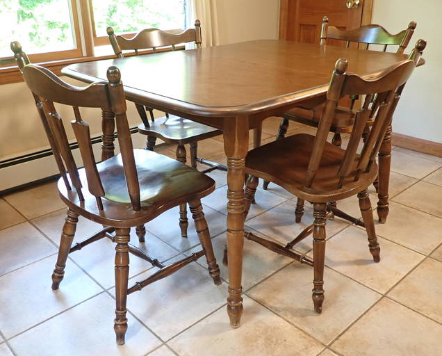 Rockingham Table & 4 Chairs